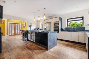 Kitchen Diner- click for photo gallery